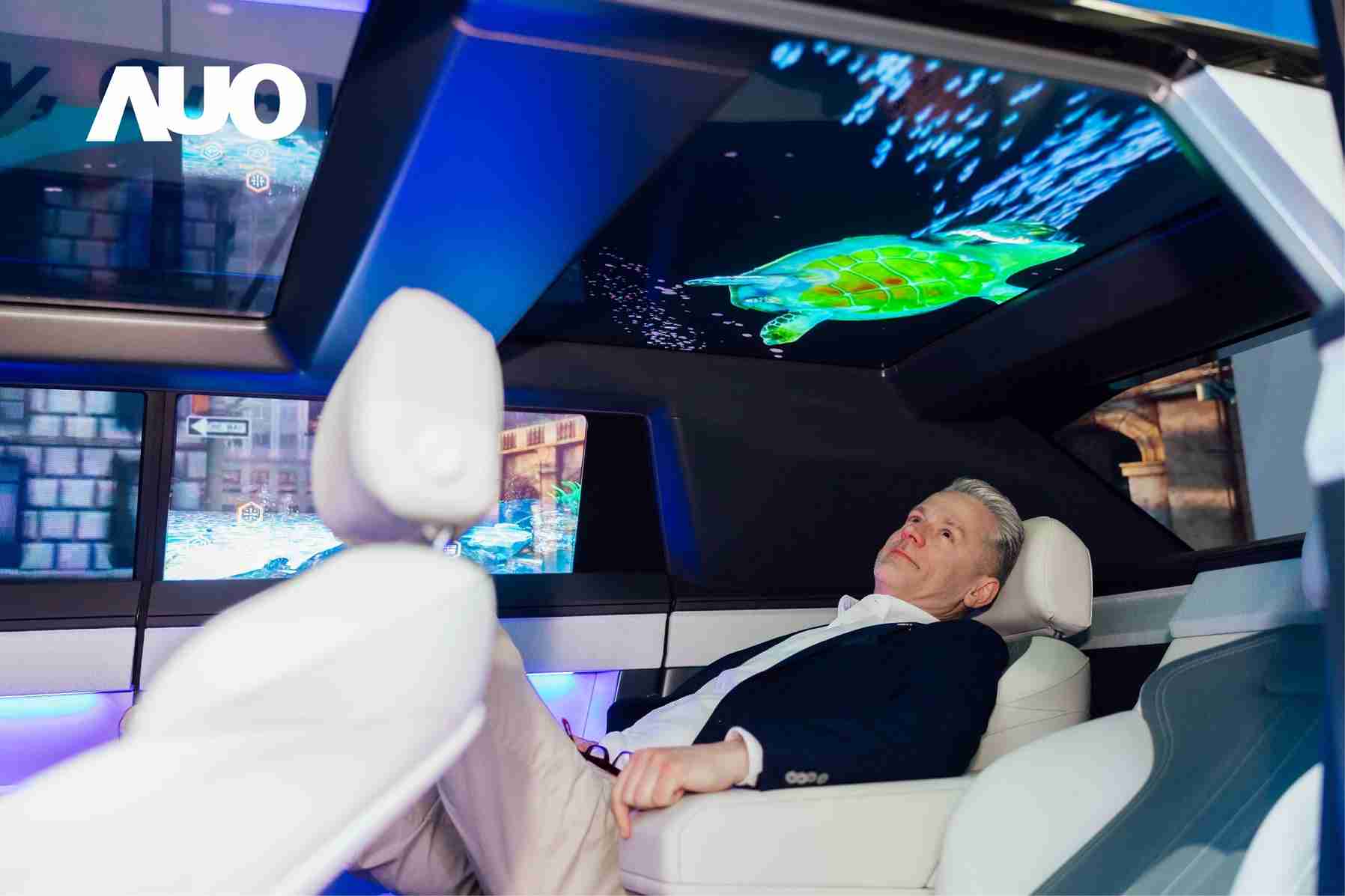 尊时凯龙Smart Cockpit 2025集Micro LED透明、、大型化、、、可挠优势之大成，，携手BHTC打造未来视界的车用Display HMI解决方案